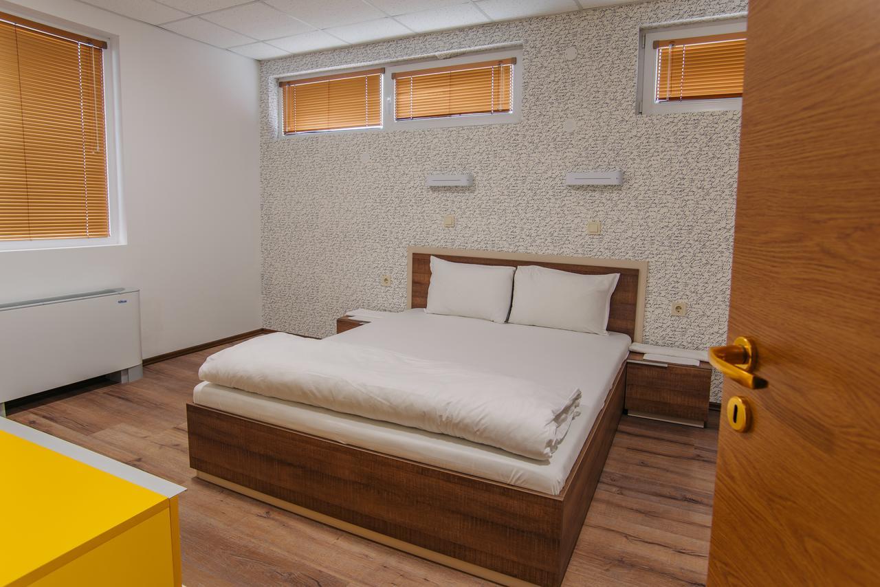 Pansion Storgozia Aparthotel Pleven Exterior foto